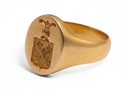 Lot 141 - A Continental yellow gold signet ring