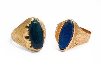 Lot 142 - A Portuguese 19k yellow gold and lapis lazuli ring