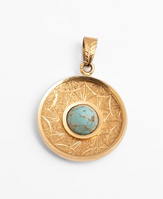 Lot 151 - A Portuguese 19k yellow gold pendant