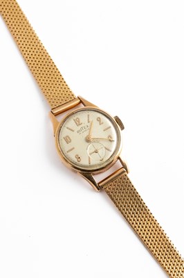 Lot 301 - A lady's yellow gold Butex wristwatch