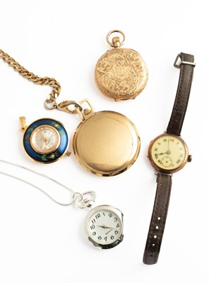 Lot 304 - A lady's early 20th Century 14k yellow gold fob watch