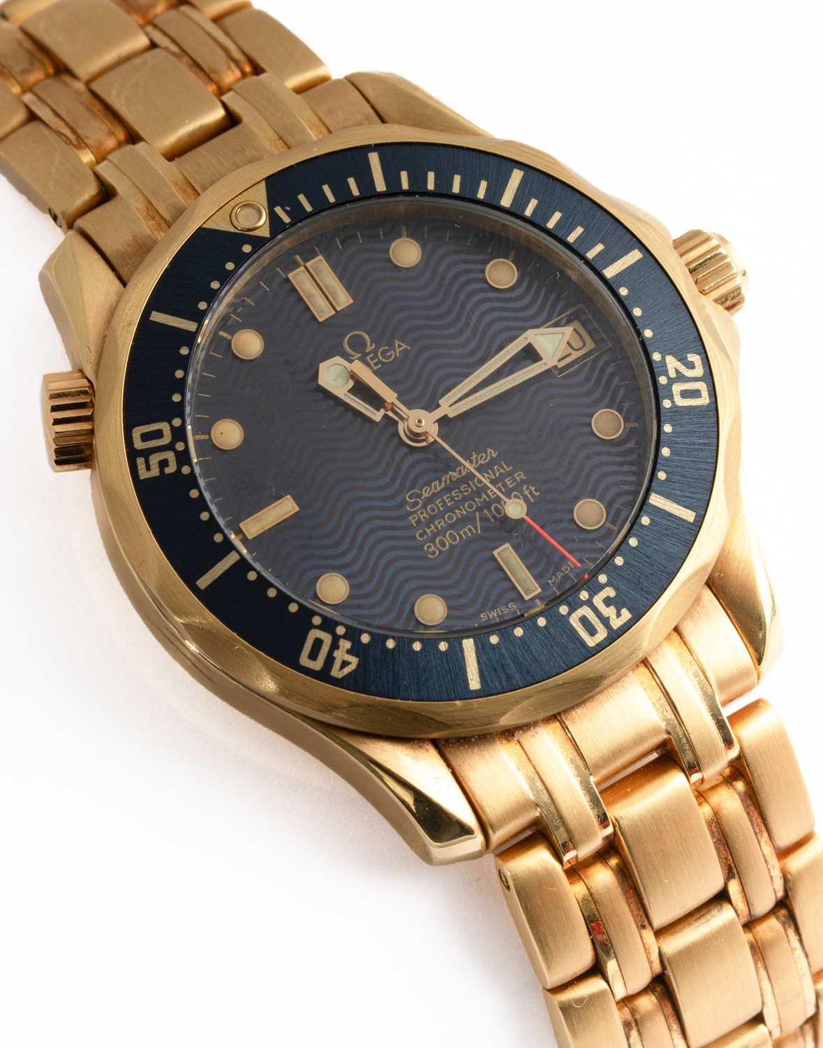 Lot 300 - A gentleman's 18k yellow gold Omega Seamaster Professional Regatta wristwatch