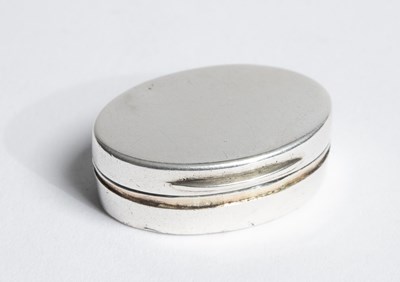 Lot 14 - A George III silver vinaigrette