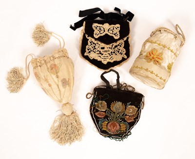 Lot 657 - Assorted bags/purses