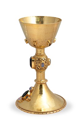 Lot 50 - An important Arts & Crafts 22ct gold and gem-set chalice and paten