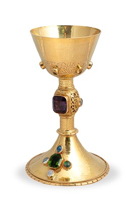 Lot 50 - An important Arts & Crafts 22ct gold and gem-set chalice and paten