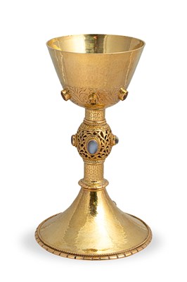 Lot 50 - An important Arts & Crafts 22ct gold and gem-set chalice and paten