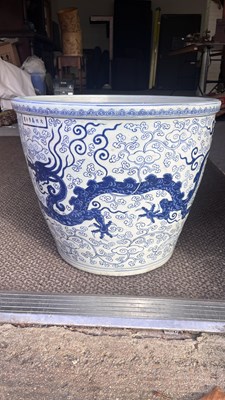 Lot A rare and large Chinese blue and white jardinière