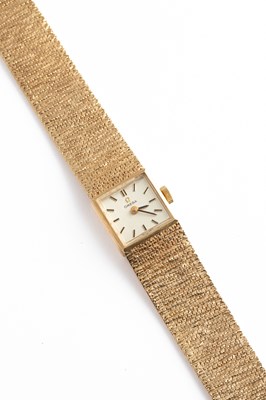 Lot 312 - A lady's 9ct gold Omega wristwatch