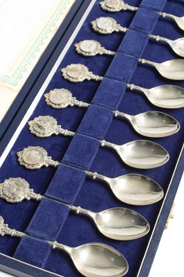 Lot 97 - A set of twelve silver teaspoons