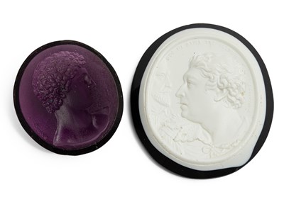 Lot 336 - A 19th century monochrome oval moulded cameo