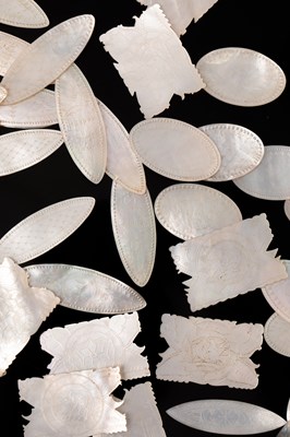 Lot 578 - A quantity of mother-of-pearl gaming tokens