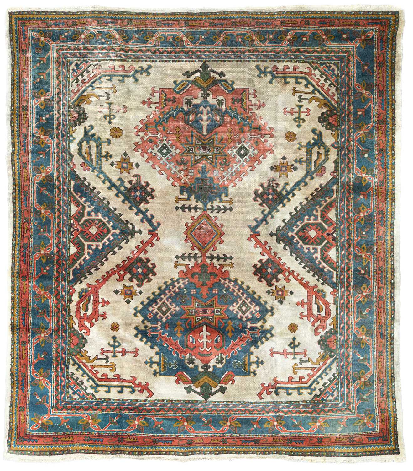 Lot 431 - An Ushak carpet