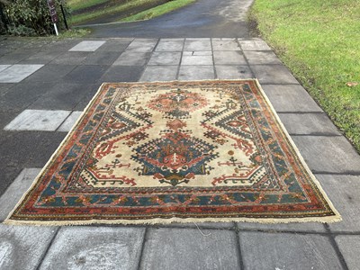 Lot 431 - An Ushak carpet