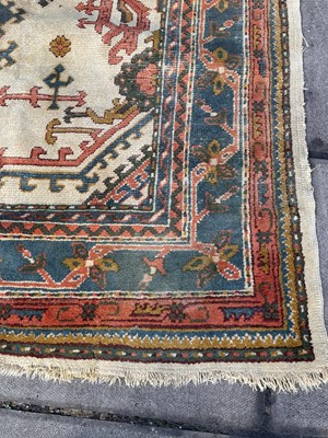 Lot 431 - An Ushak carpet