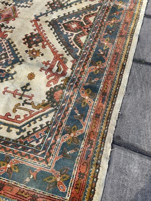 Lot 431 - An Ushak carpet