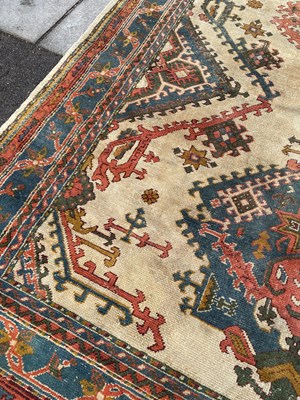 Lot 431 - An Ushak carpet