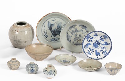 Lot 582 - A group of eleven blue and white wares