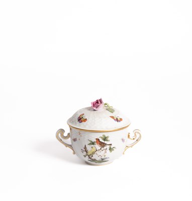 Lot 92 - Fifteen Herend Rothschild Birds pattern soup bowls and covers