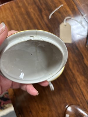 Lot 92 - Fifteen Herend Rothschild Birds pattern soup bowls and covers