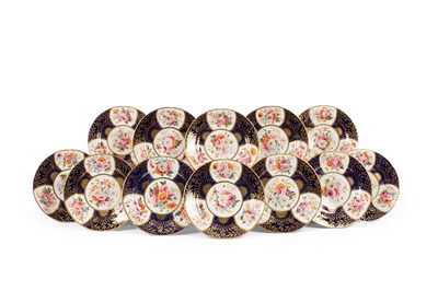 Lot 527 - A set of twelve English porcelain dessert plates