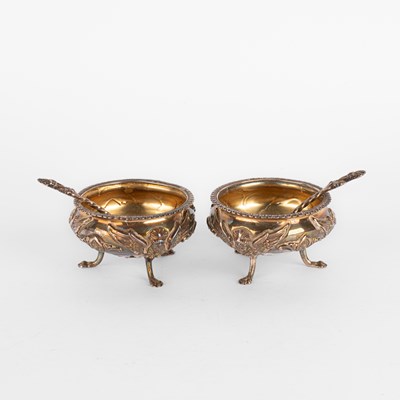 Lot 61 - A pair of Victorian silver cauldron salts