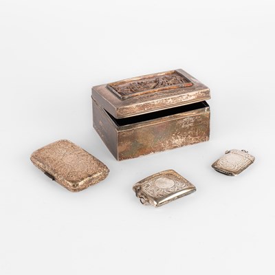 Lot 63 - An Edwardian silver cigarette box