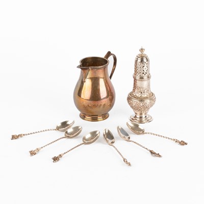 Lot 64 - A Britannia standard silver jug