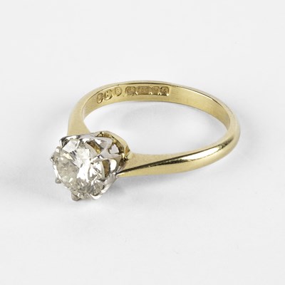 Lot 309 - An 18ct yellow gold and diamond solitaire ring