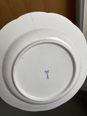 Lot 383 - A Meissen part dinner service