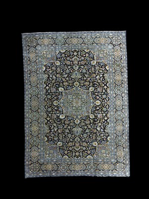 Lot 735 - A Kashan carpet