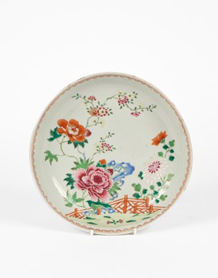Lot 595 - A Chinese export dish