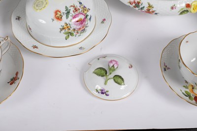 Lot 384 - A Herend 'Bouquet de Herend' pattern part dinner service