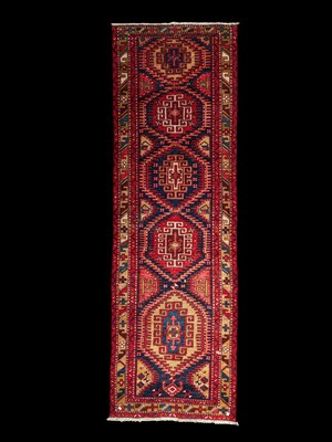 Lot 727 - A Sarab runner