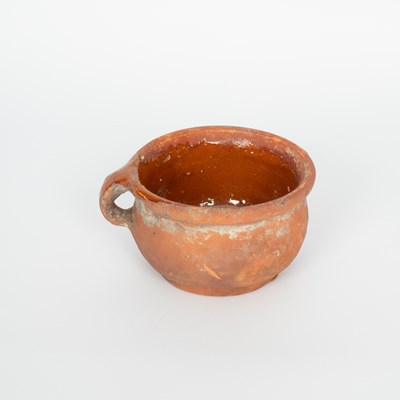 Lot 791 - A child's earthenware chamber pot