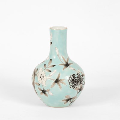 Lot 616 - A Chinese turquoise dragon vase