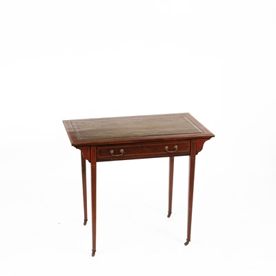 Lot 557 - An Edwardian writing table