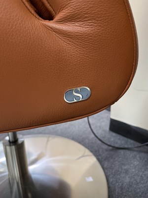 Lot 131 - De Sede, a contemporary swivel office chair