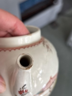 Lot 387 - A Worcester polychrome sparrow beak jug