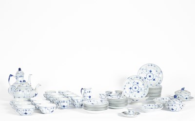 Lot 385 - A Bing & Grondahl Onion pattern breakfast service