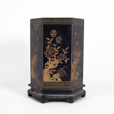 Lot 652 - A hexagonal chinoiserie stick stand