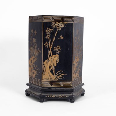 Lot 652 - A hexagonal chinoiserie stick stand