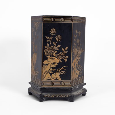 Lot 652 - A hexagonal chinoiserie stick stand