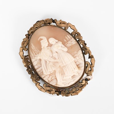 Lot 5 - A 19th Century shell cameo brooch