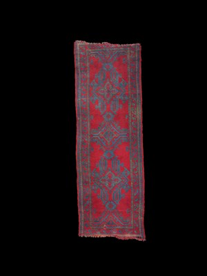 Lot 736 - An Ushak runner