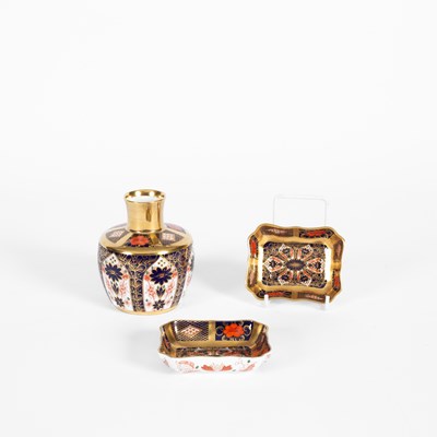 Lot 376 - A Royal Crown Derby vase