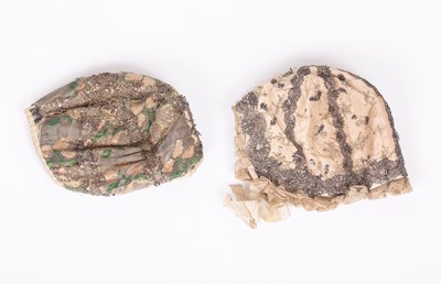 Lot 817 - A baby's cap