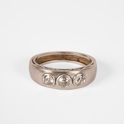 Lot 1 - A platinum and diamond three stone ring