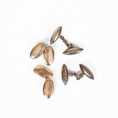 Lot 4 - A pair of Victorian silver torpedo-shaped cufflinks