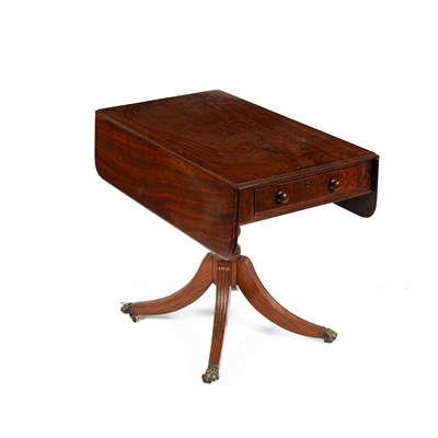 Lot 597 - A Victorian mahogany pedestal table